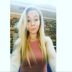 Meet your Posher, Elizabeth